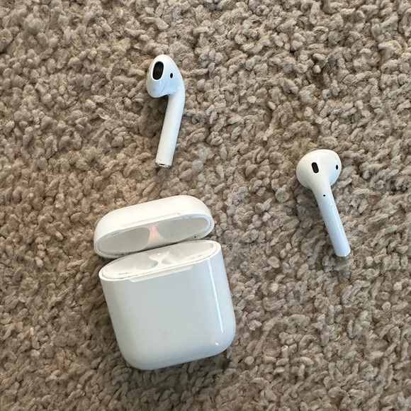 Apple Other - APPLE AirPods